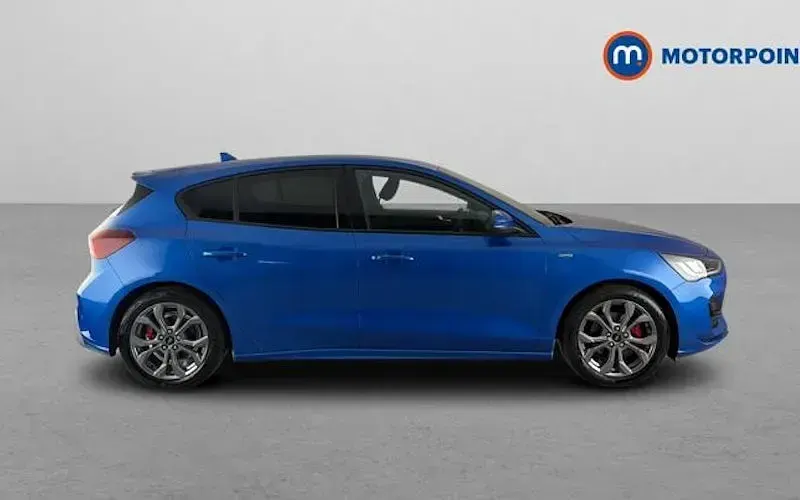 Used Ford Focus ST-Line 125 HP (91 kW) 2024 Blue Hatchback