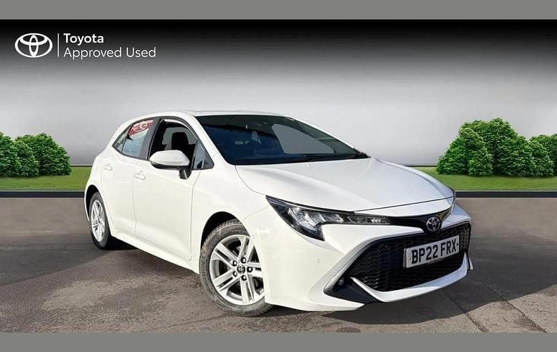 Pure white Used 2022 Toyota Corolla Hatchback | £14,579 (Fair price) - Image 1/4
