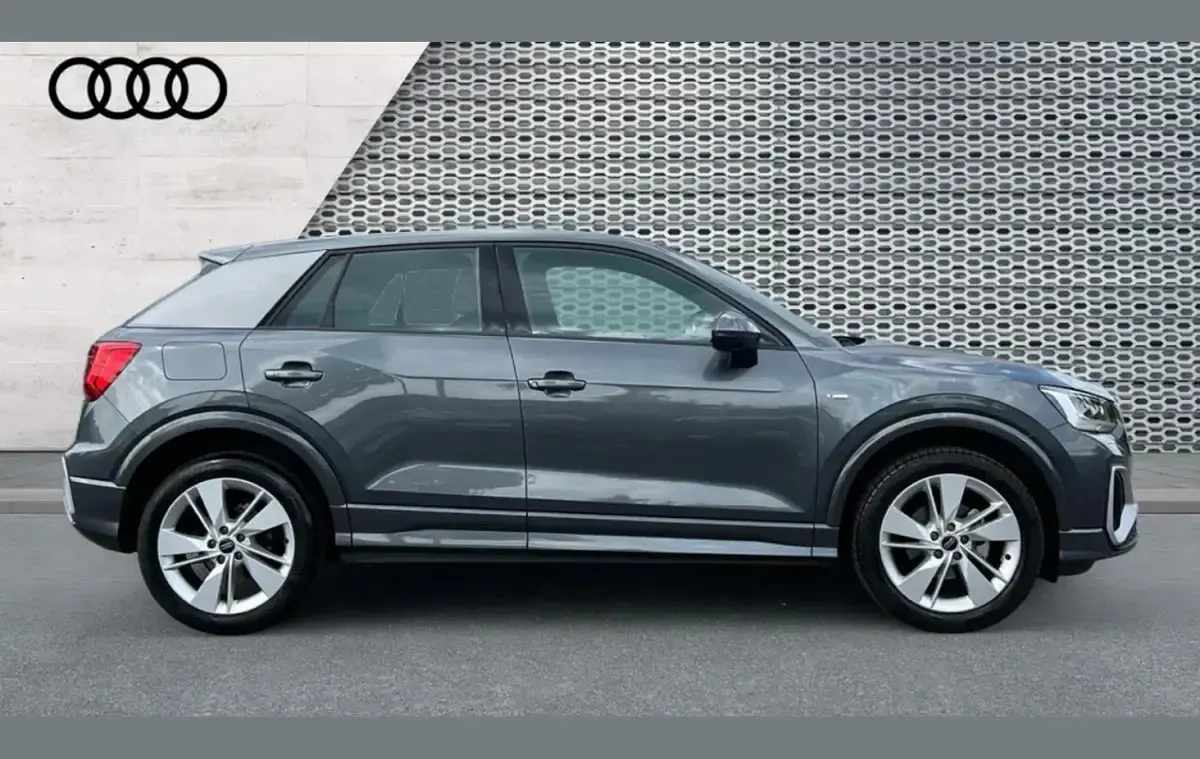 Used Audi Q2 S-Line 147 HP (108 kW) 2023 Grey SUV