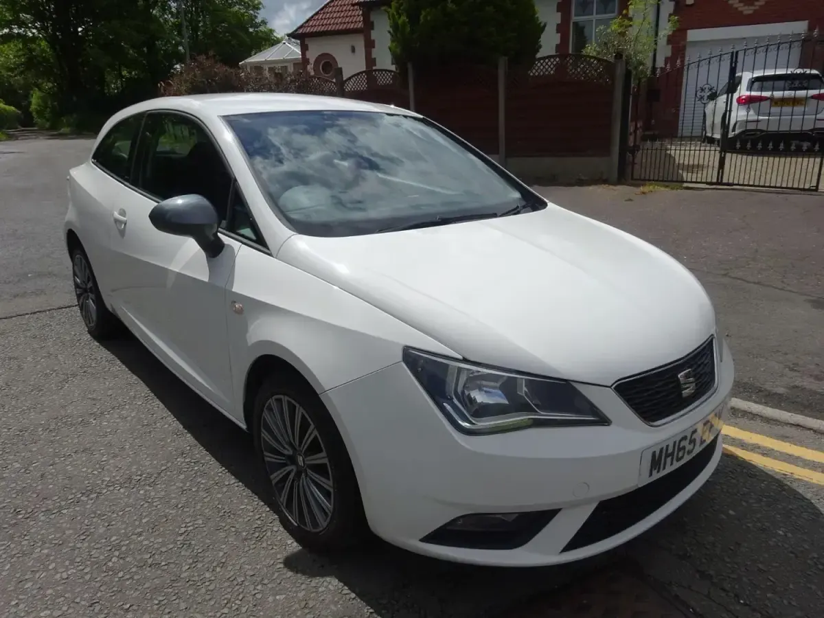 Begagnad Seat Ibiza CONNECT 90 HK (66 kW) 2016 Vit Halvkombi