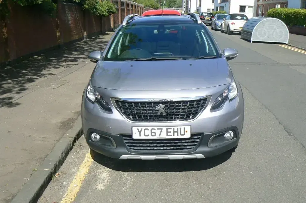 Begagnad Peugeot 2008 Allure 2017 Grå SUV