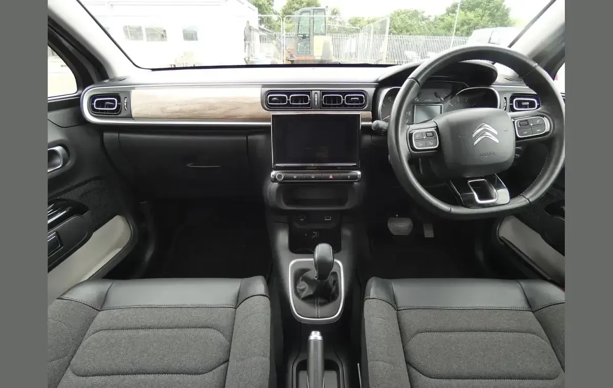 Used Citroën C3 PureTech 110 HP (80 kW) 2022 Beige Hatchback