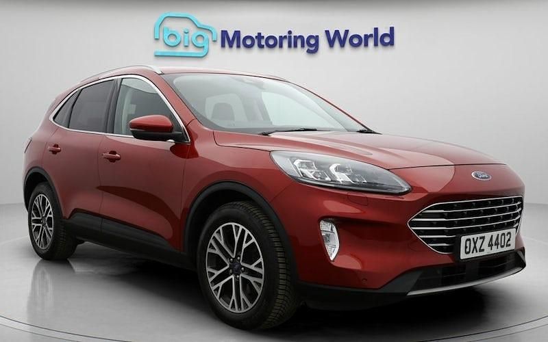 Used Ford Kuga Titanium 120 HP (88 kW) 2020 Red SUV
