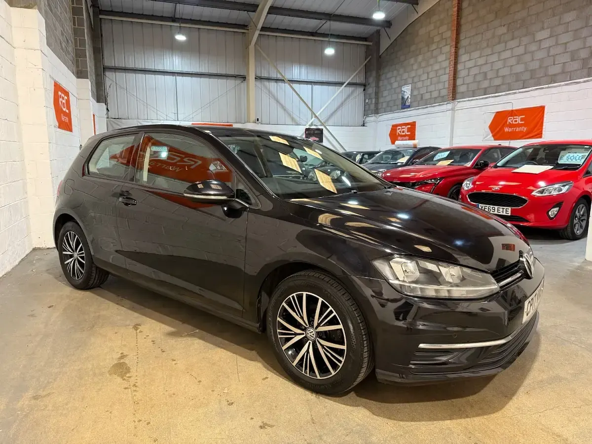 Used VW Golf VII SE 110 HP (80 kW) 2017 Black Hatchback