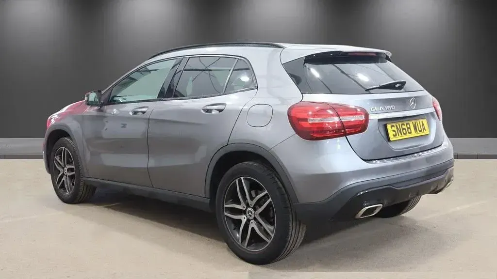 Used Mercedes GLA180 Urban 122 HP (89 kW) 2018 Grey SUV