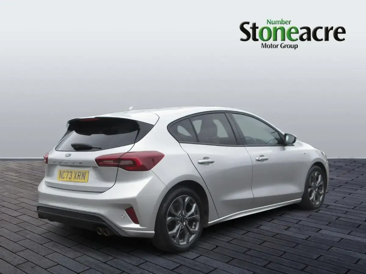 Used Ford Focus ST-Line 125 HP (91 kW) 2023 Silver Hatchback