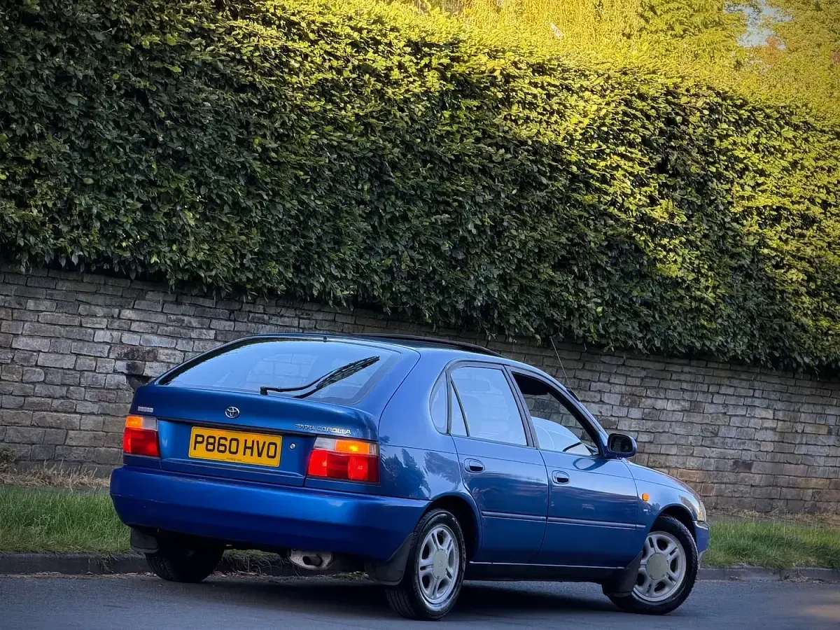 Used Toyota Corolla 75 HP (55 kW) 1997 Blue Hatchback