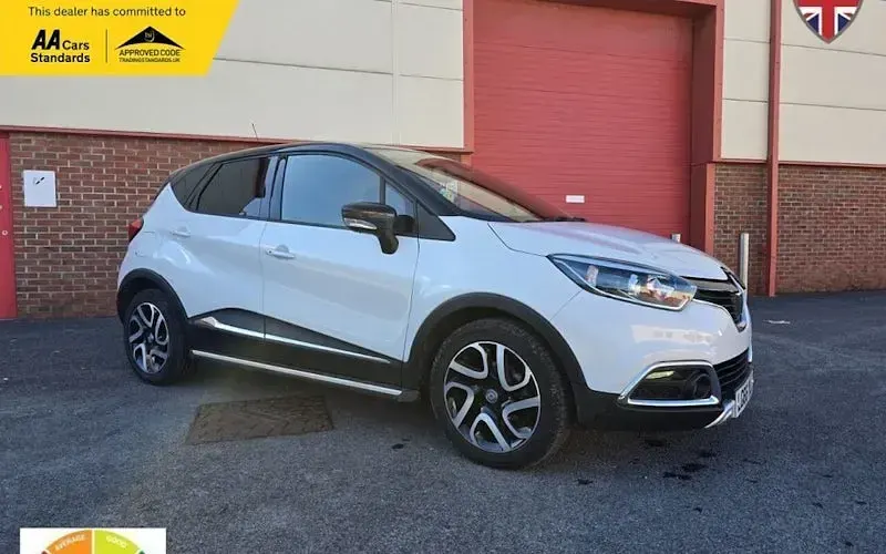 Begagnad Renault Captur Iconic 110 HK (80 kW) 2016 SUV