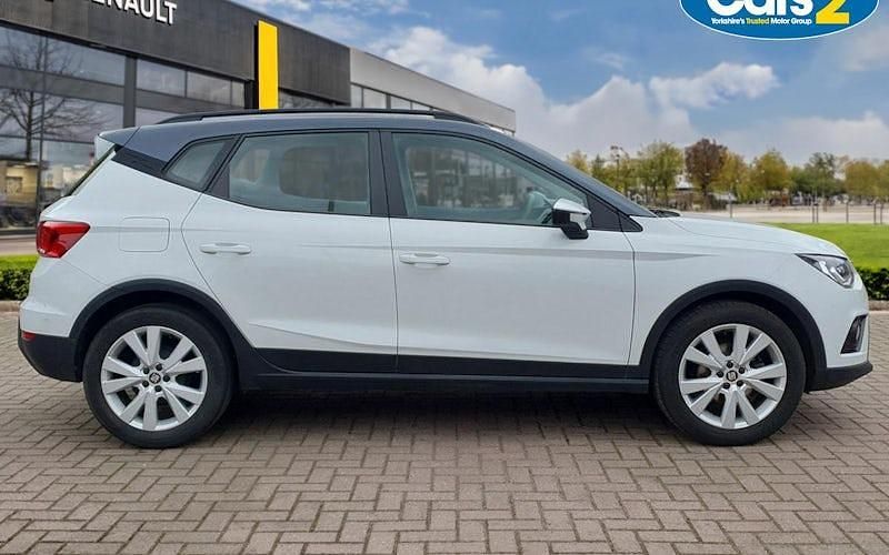 Begagnad Seat Arona SE Technology 95 HK (69 kW) 2021 Vit SUV