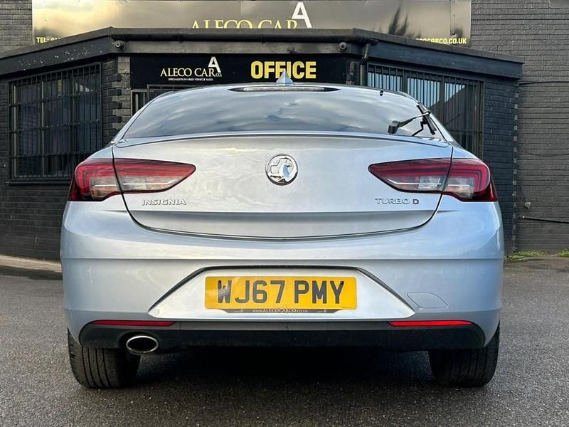 Used Vauxhall Insignia SRi 170 HP (125 kW) 2017 Silver Hatchback