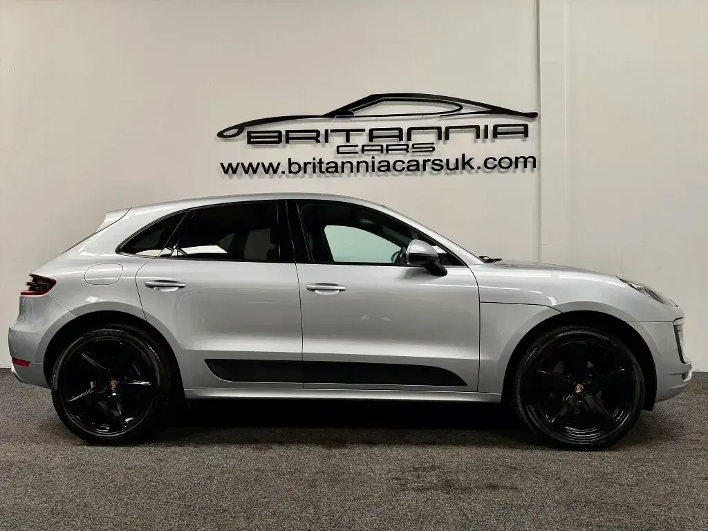 Used Porsche Macan 252 HP (185 kW) 2016 Silver SUV