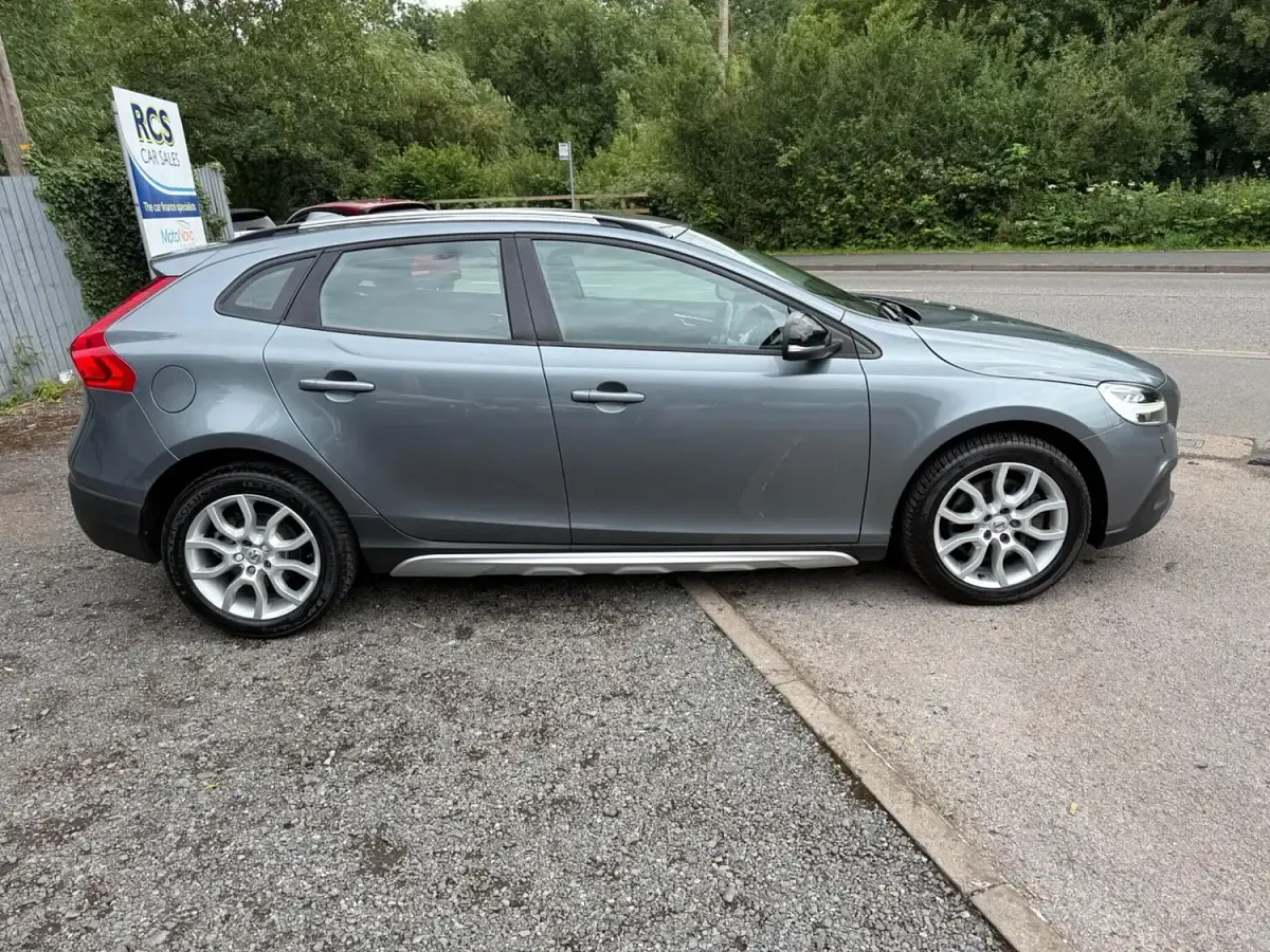 Used Volvo V40 2018 Grey Hatchback