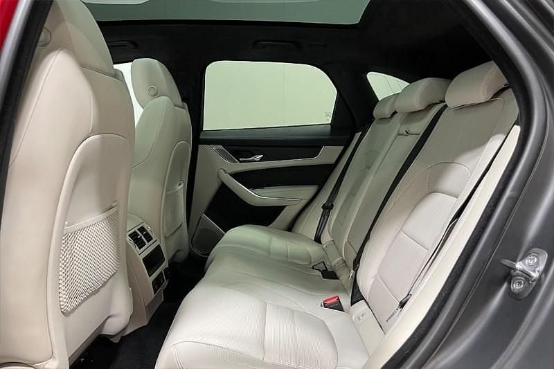 Used Jaguar F-Pace R-Dynamic 201 HP (147 kW) 2024 Red SUV