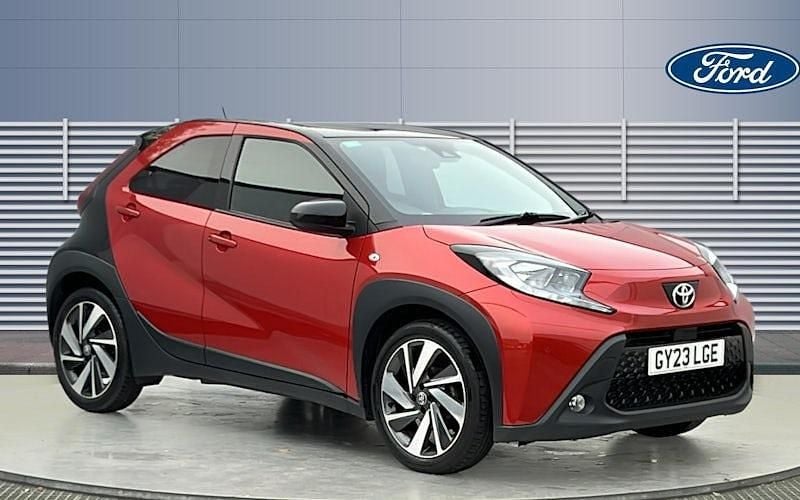 Used 2025 Toyota Aygo X SUV | £12,771 (Good price) - Image 1/4
