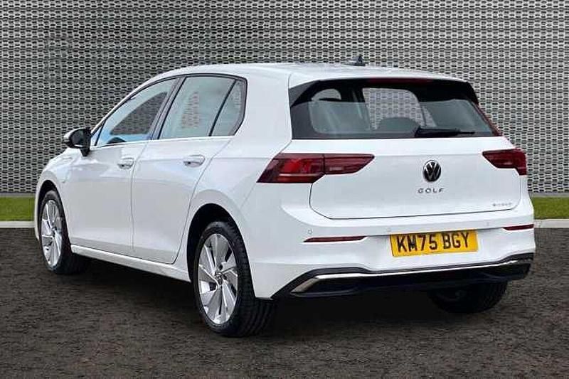 New VW Golf VIII 204 HP (150 kW) 2025