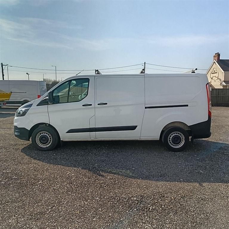 Used Ford Transit Custom 105 HP (77 kW) 2022 White Van