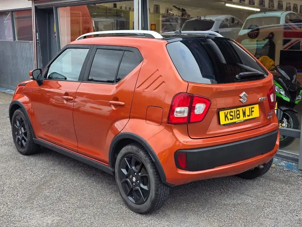 Used Suzuki Ignis SZ5 90 HP (66 kW) 2018 Orange/black Hatchback
