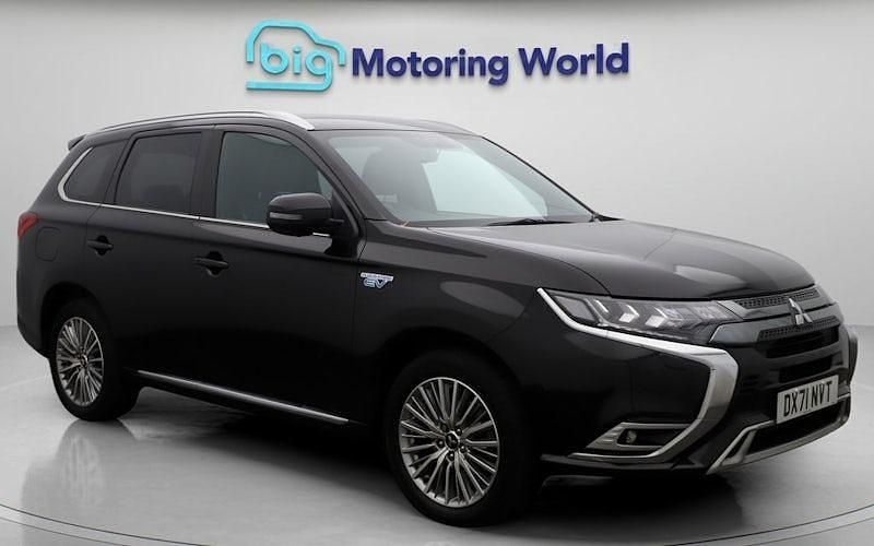 Used 2020 Mitsubishi Outlander P-HEV Estate | £17,300 (A bit pricey) - Image 1/4