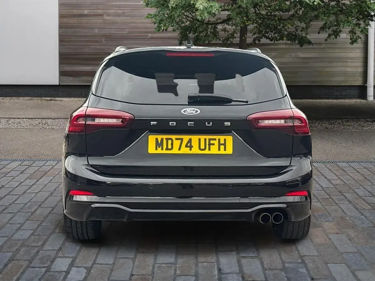 Begagnad Ford Focus ST-Line X 125 HK (91 kW) 2024 Svart Kombi