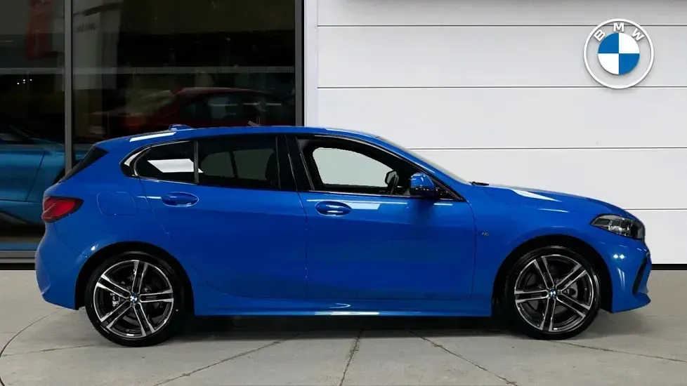 Used BMW 118 M Sport 134 HP (98 kW) 2024 Blue Hatchback