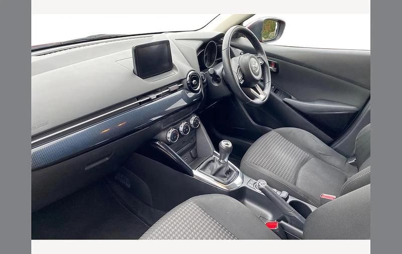 Used Mazda 2 90 HP (66 kW) 2018 Soul red Hatchback