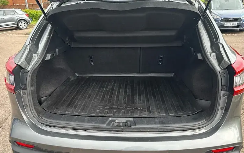 Used Nissan Qashqai Tekna 116 HP (85 kW) 2018 Grey SUV