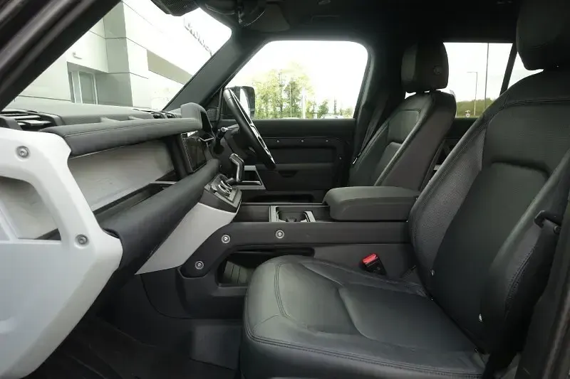 Used Land Rover Defender SE 2023 Grey SUV