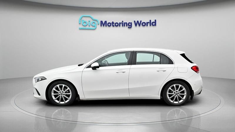 Used Mercedes A180 Executive 136 HP (100 kW) 2019 White Hatchback