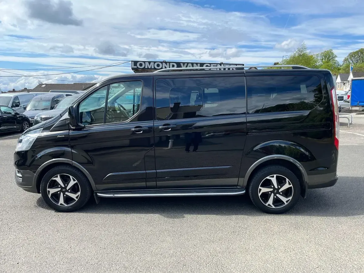 Used Ford Tourneo Active 130 HP (95 kW) 2022 Black MPV