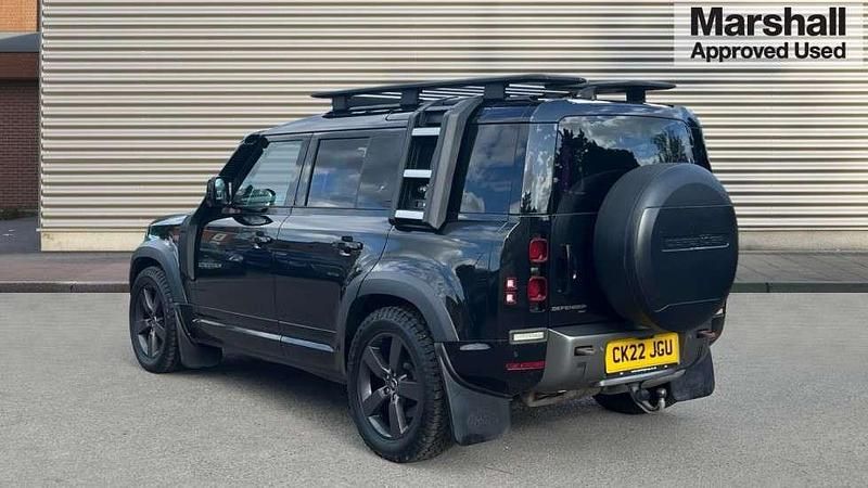 Used Land Rover Defender HSE Dynamic 300 HP (220 kW) 2022 Santorini black metallic SUV