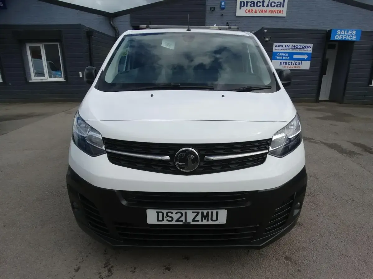 Used Vauxhall Vivaro S 2021 White MPV