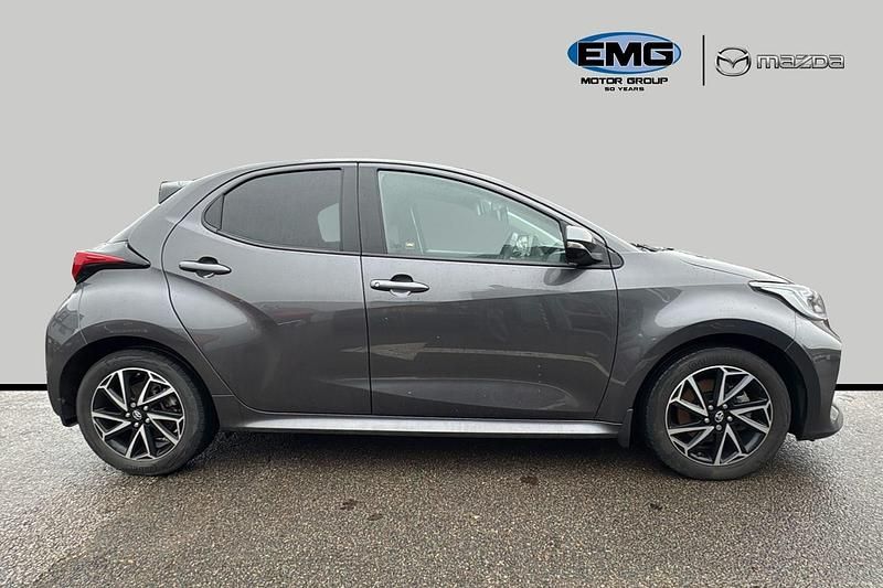 Used Toyota Yaris Design 116 HP (85 kW) 2023 Silver Hatchback