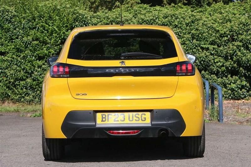 Used Peugeot 208 Active+ 101 HP (74 kW) 2023 Yellow Hatchback