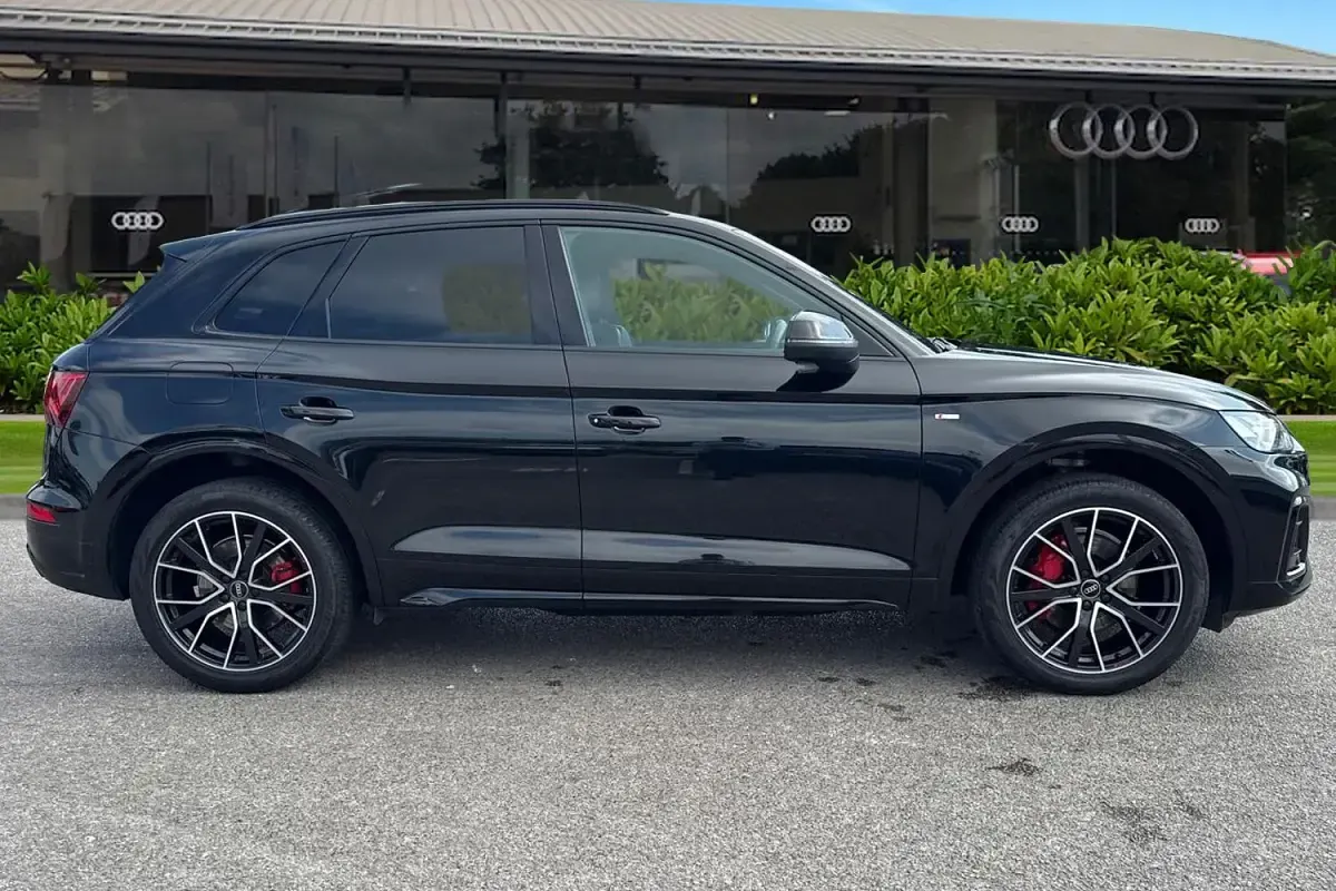 Used Audi Q5 Advanced 265 HP (194 kW) 2022 Black SUV