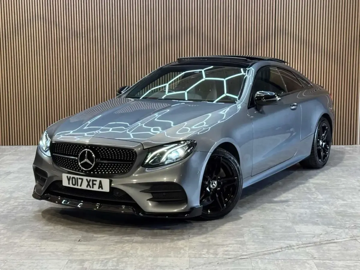Begagnad Mercedes E220 AMG Line Premium 2017 Grå Sportkupé