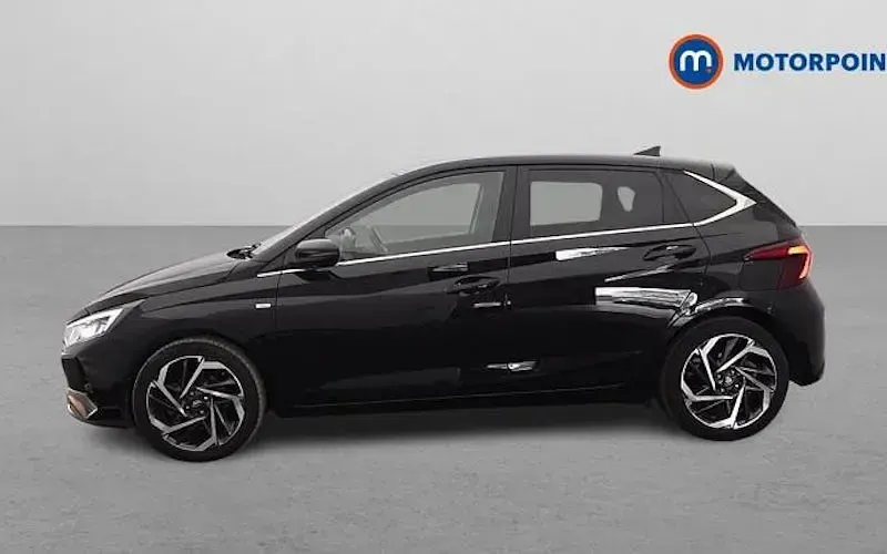 Używany Hyundai i20 Premium 101 KM (74 kW) 2023 Czarny Hatchback