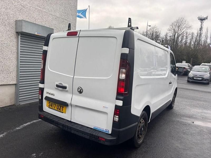 Used Vauxhall Vivaro 95 HP (69 kW) 2017 White MPV