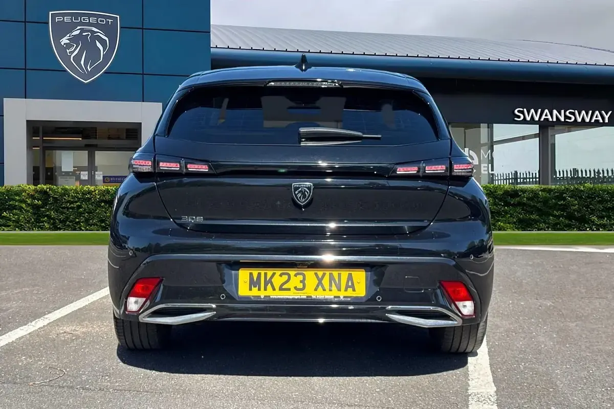 Second-hand Peugeot 308 Allure Premium 130 CP (95 kW) 2023 Negru Hatchback