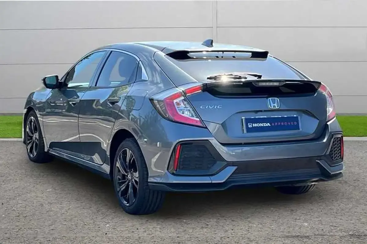 Used Honda Civic EX 126 HP (92 kW) 2019 Lunar silver m