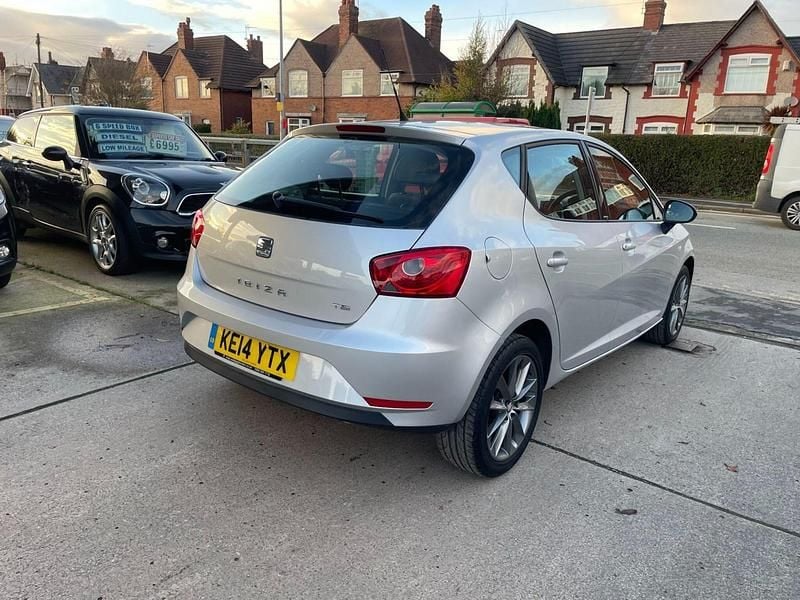 Begagnad Seat Ibiza I-Tech 105 HK (77 kW) 2014 Silver Halvkombi