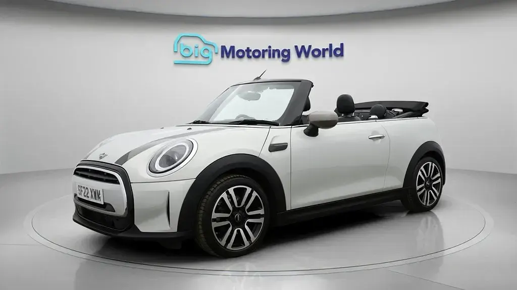 Usado Mini Cooper Cabriolet Exclusive 136 CV (100 kW) 2022 Plateado Descapotable