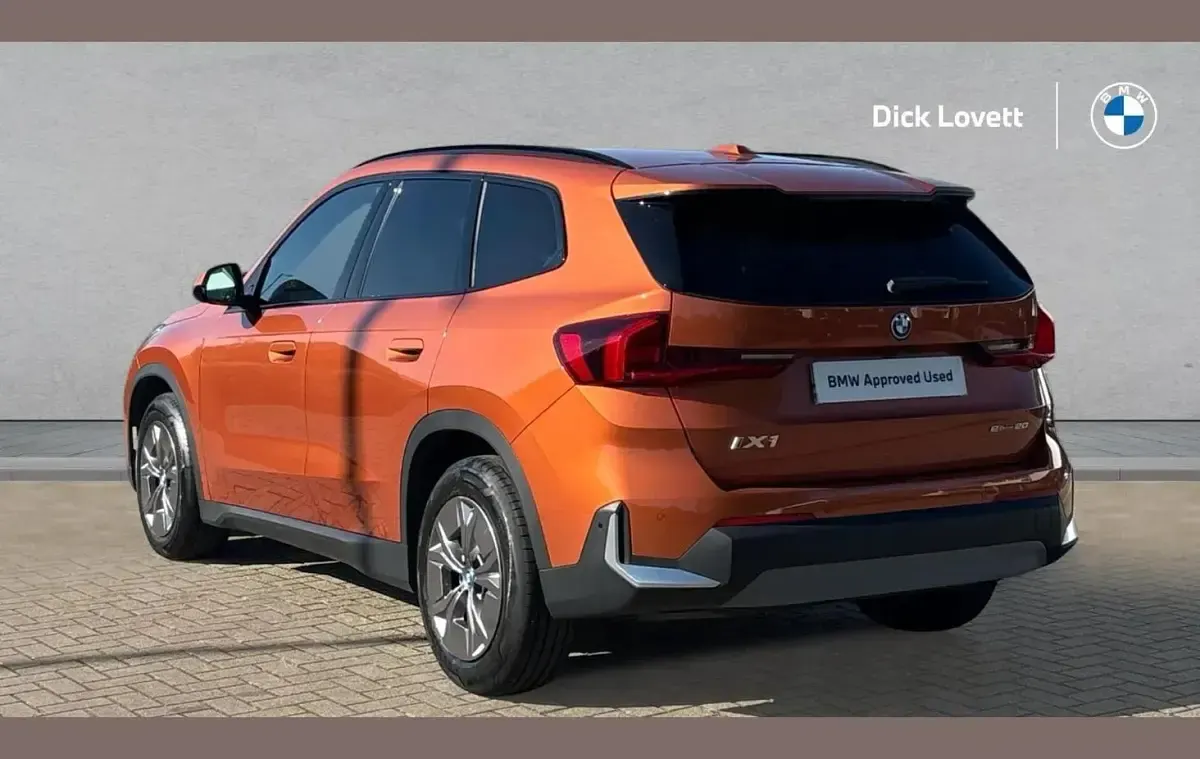 Usado BMW iX1 Sport Line 150 kW (204 HP) 2024 Laranja SUV