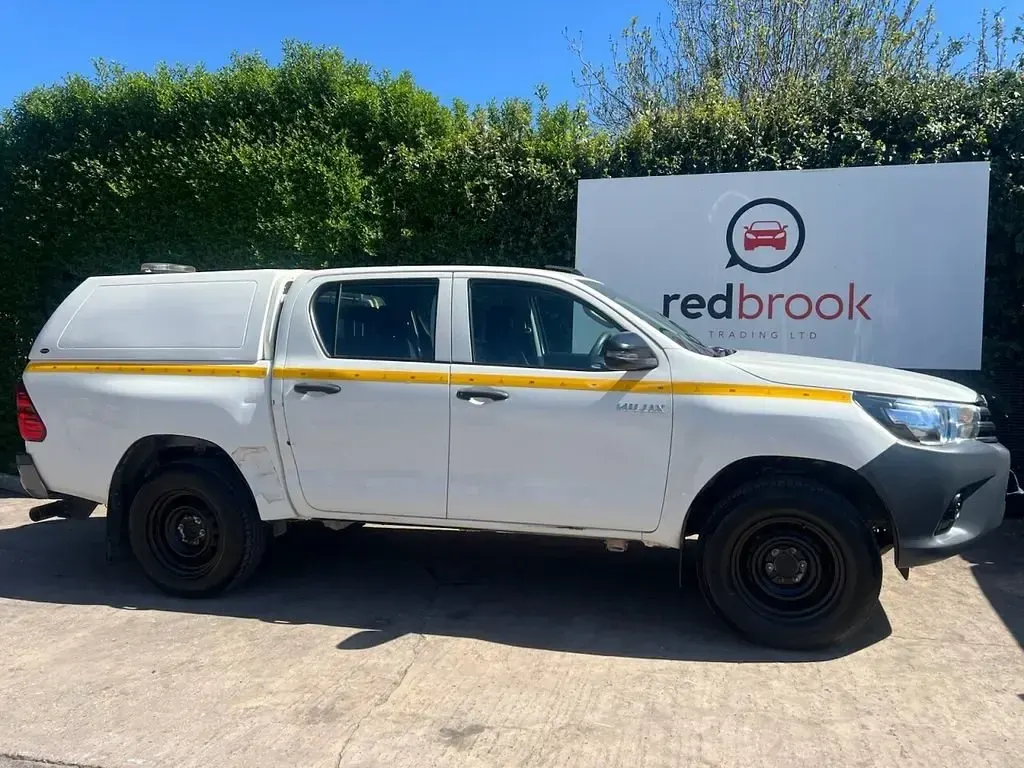 Begagnad Toyota HiLux Active 150 HK (110 kW) 2020 Vit Pickup