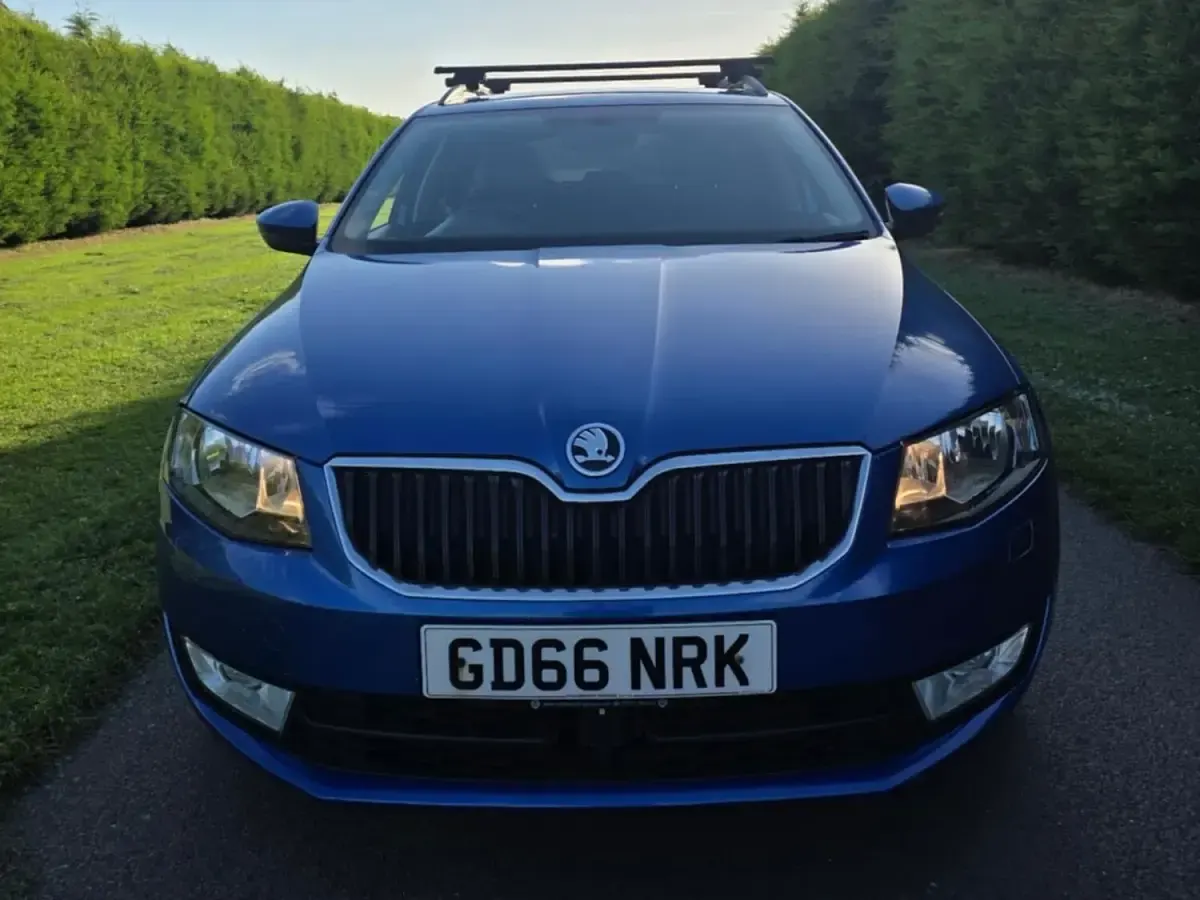 Used Skoda Octavia SE L 184 HP (135 kW) 2016 Blue Estate