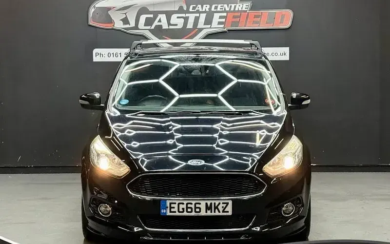 Usado Ford S-MAX Sport 240 HP (176 kW) 2016 Preto Monovolume