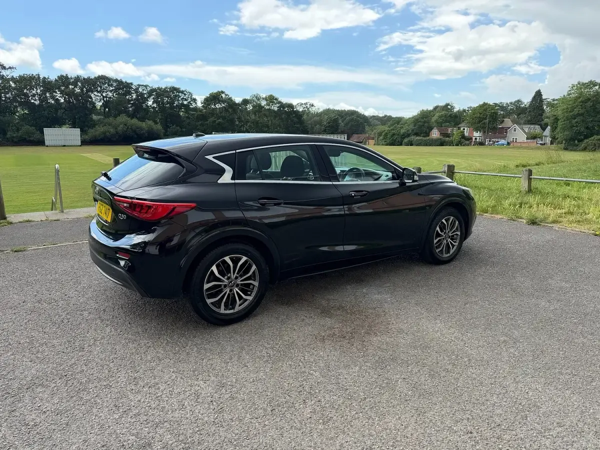 Used Infiniti Q30 109 HP (80 kW) 2017 Black Hatchback