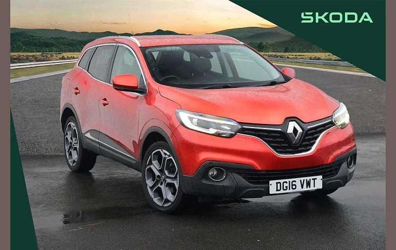 Red Used 2016 Renault Kadjar Dynamique SUV | £7,995 (Fair price) - Image 1/4