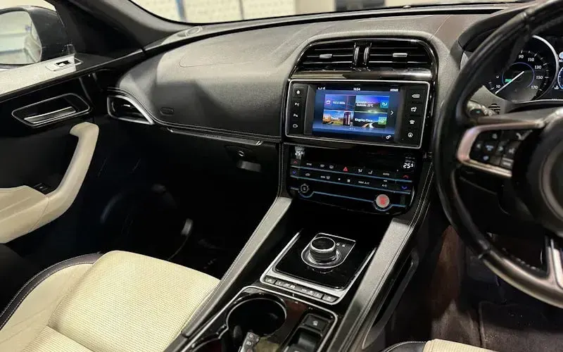 Used Jaguar F-Pace R-Sport 180 HP (132 kW) 2017 Black SUV