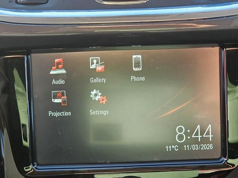 Used Vauxhall Corsa Design Edition 75 HP (55 kW) 2019 Red Hatchback