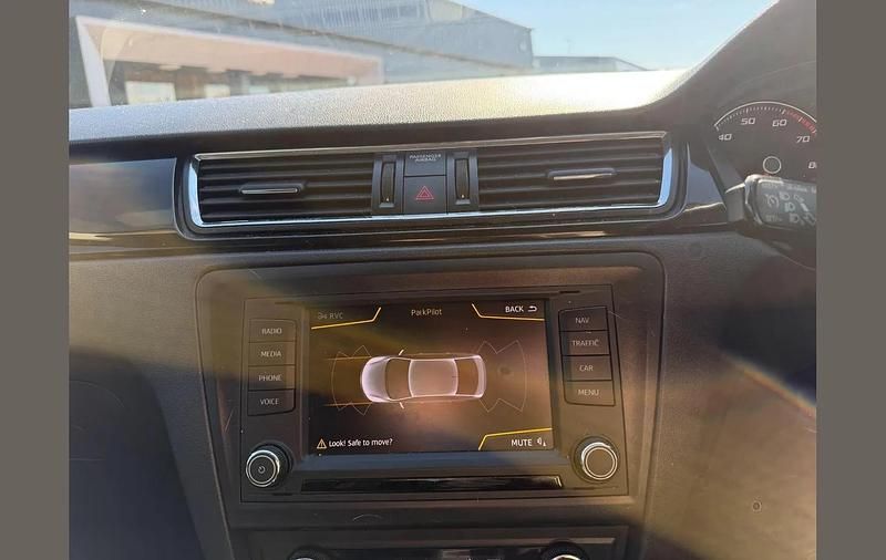Begagnad Seat Toledo XCELLENCE 110 HK (80 kW) 2018 Vit Halvkombi